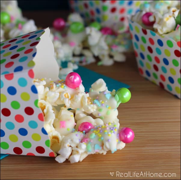 Quick, Easy, and Delicious Spring-inspired Sweet Popcorn Mix Recipe