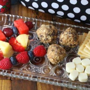A Protein-Packed Lunch Option: No Bake Energy Balls {plus fruit kabob skewers - all easy enough for kids to make on their own!}