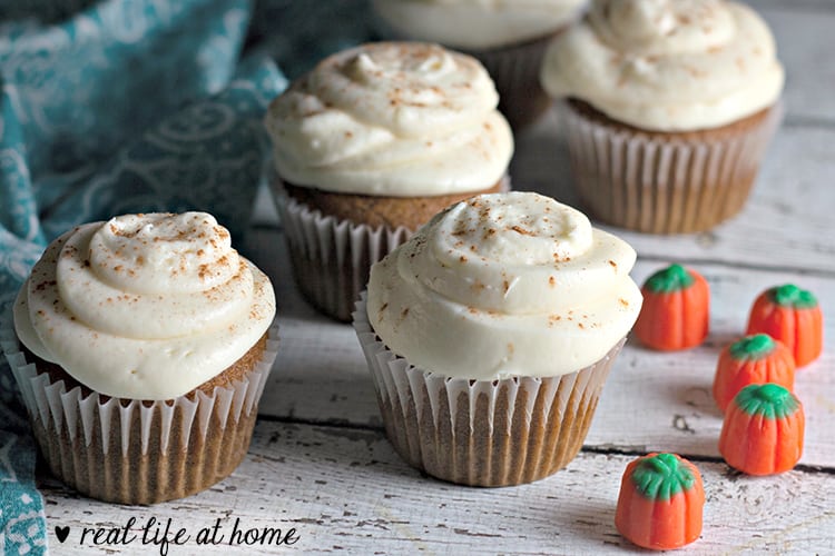 How to Make Pumpkin Cupcakes with Cream Cheese Frosting How to Make Pumpkin Cupcakes with Cream Cheese Frosting